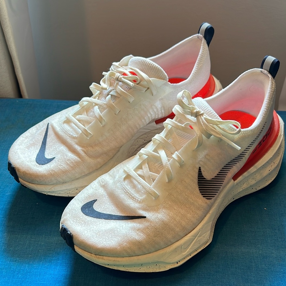 Nike Invincible Run 3 FlyKnit Size 9.5